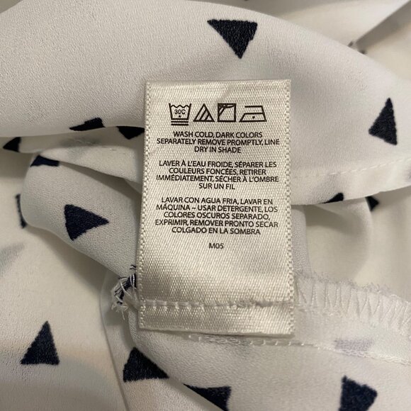 Van Heusen Blouse Women’s Size XL Tunic Geometric Sheer Keyhole Neck - Picture 11 of 11